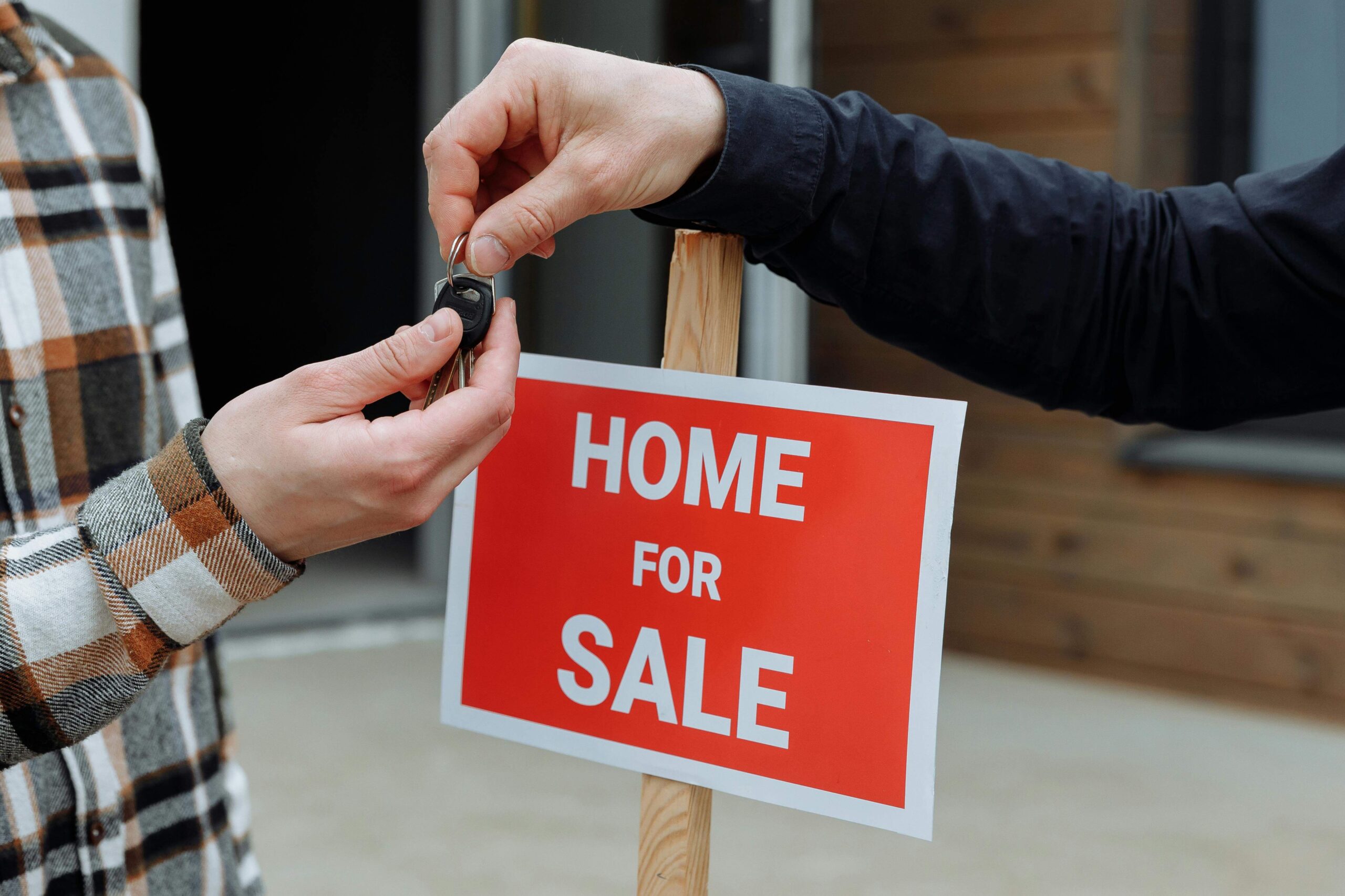 taking the keys after attending a First Time Homebuyer Workshop